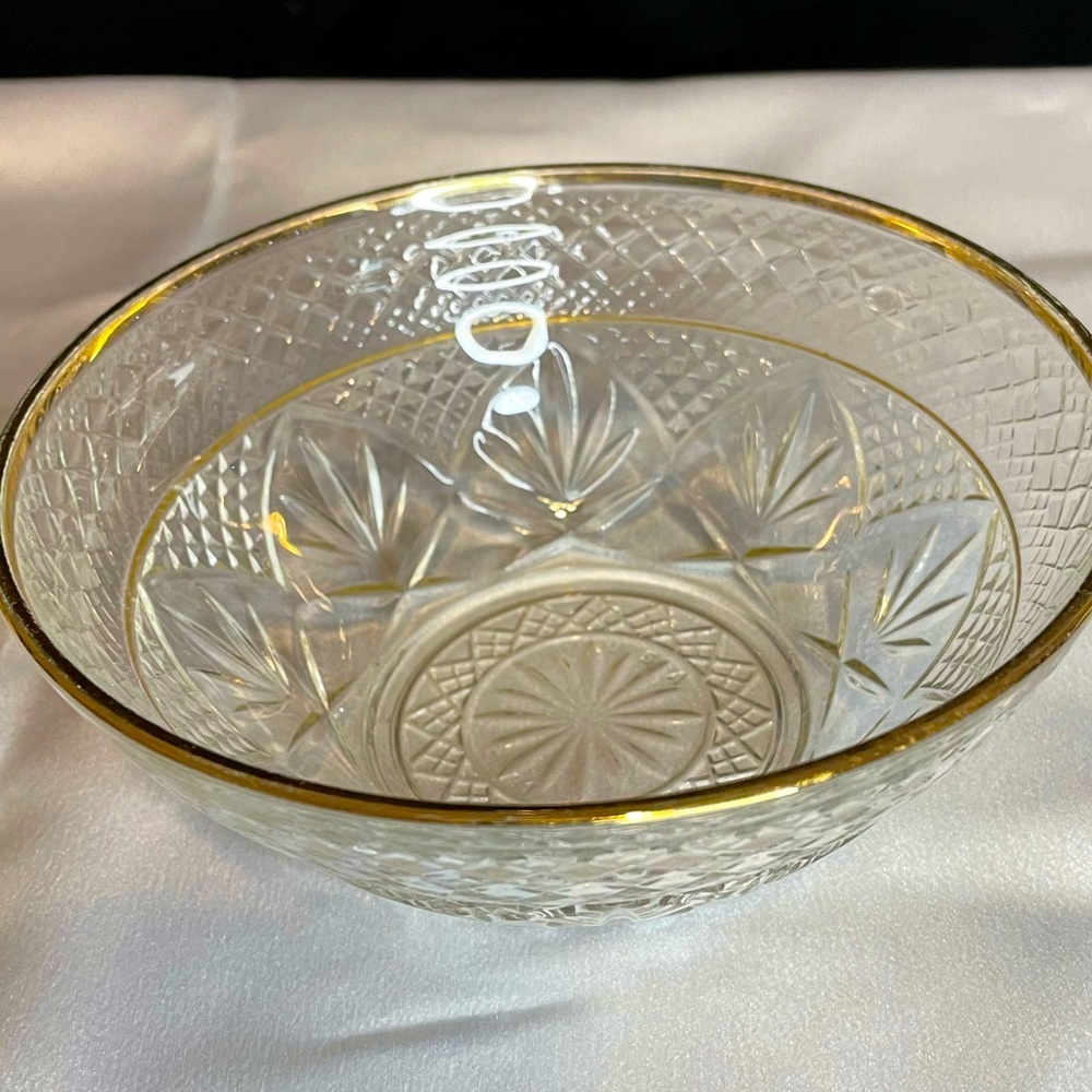 Crystal glass candy dish with gold rim